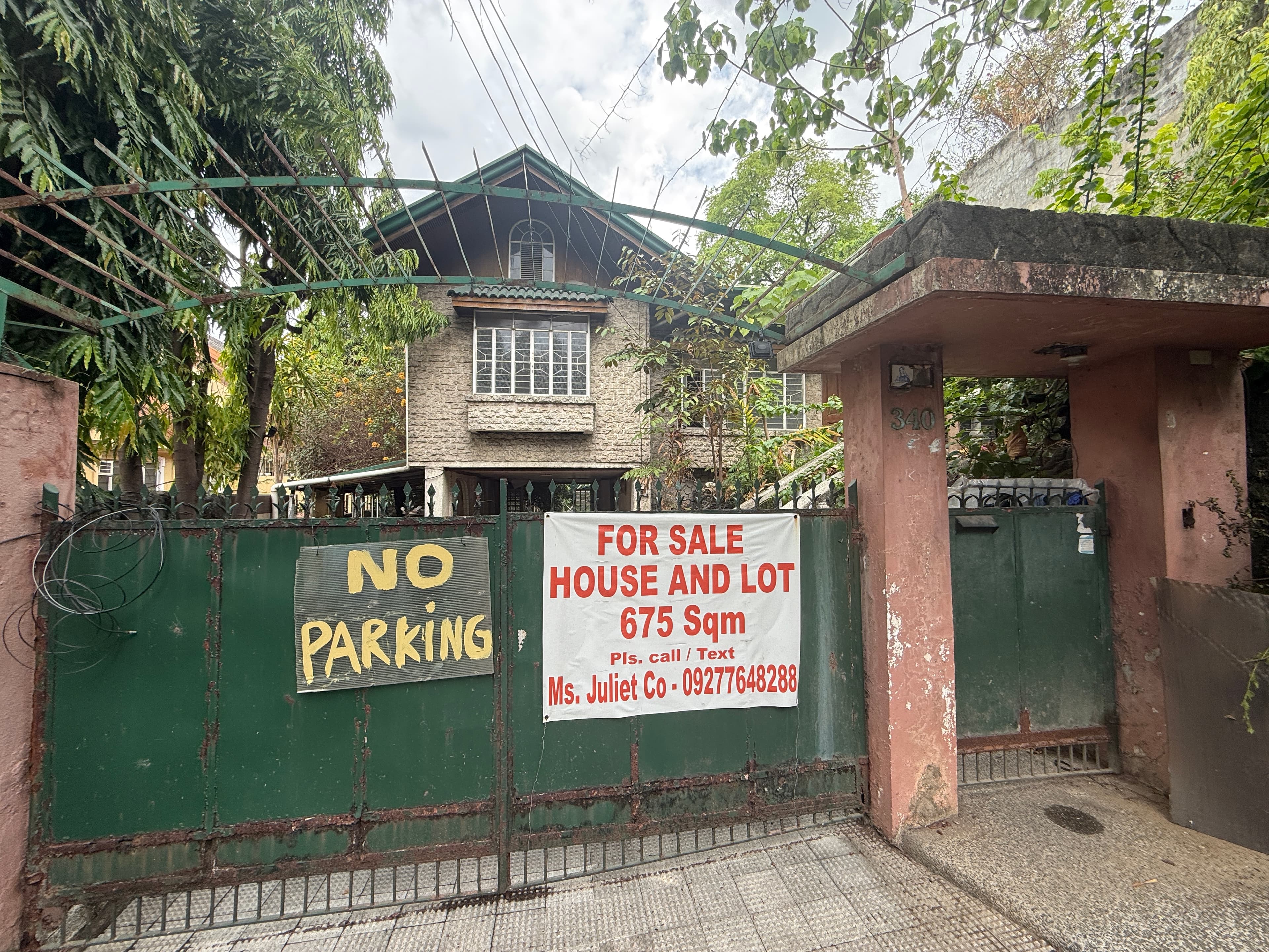 Old houses with big lot - Image 1