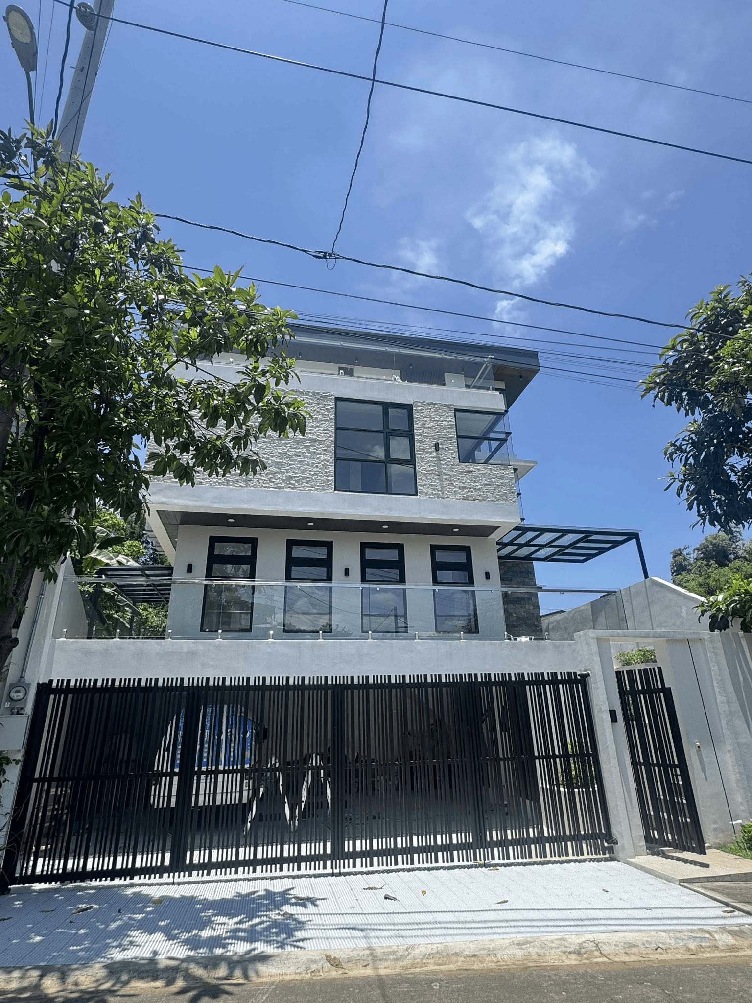 Spacious House & Lot in havila Taytay, Rizal - Image 1