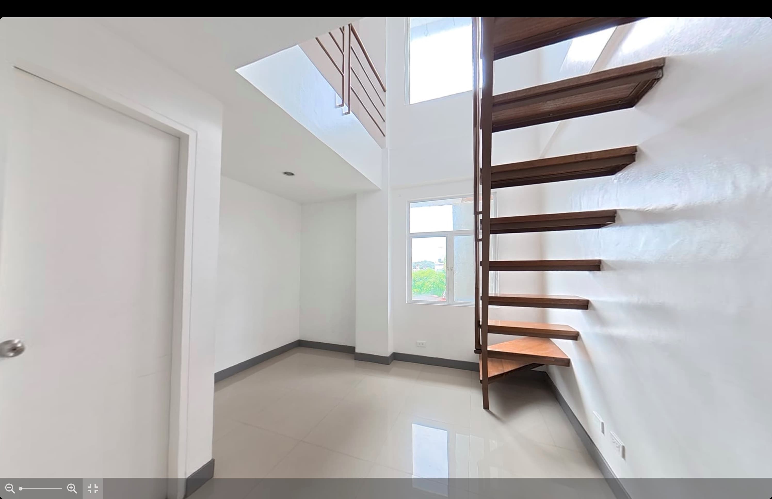 Comfortable LOFT in 3E DMSY HOLDINGS building - Image 1
