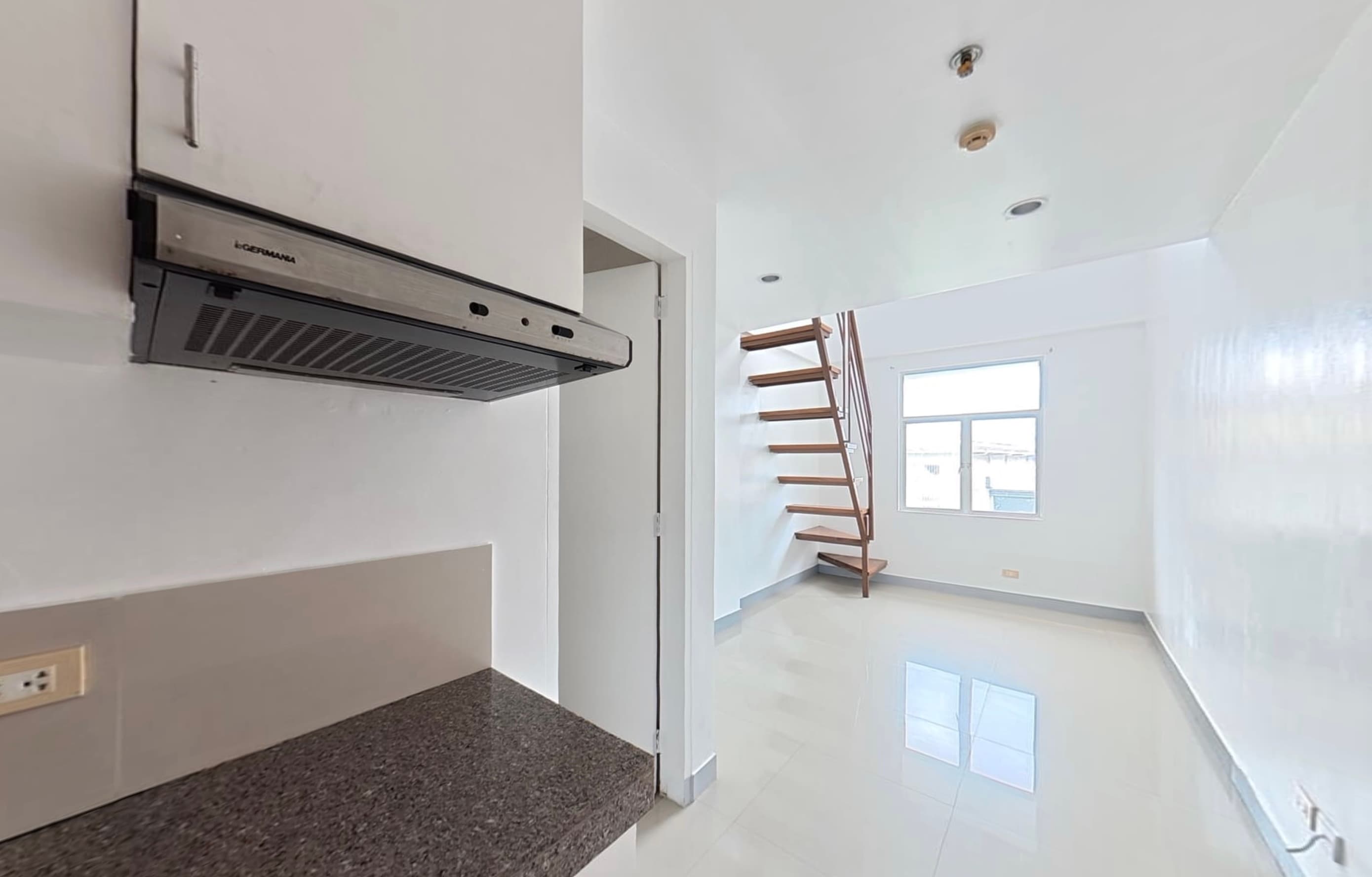 Comfortable LOFT in 3H DMSY HOLDINGS building - Image 1